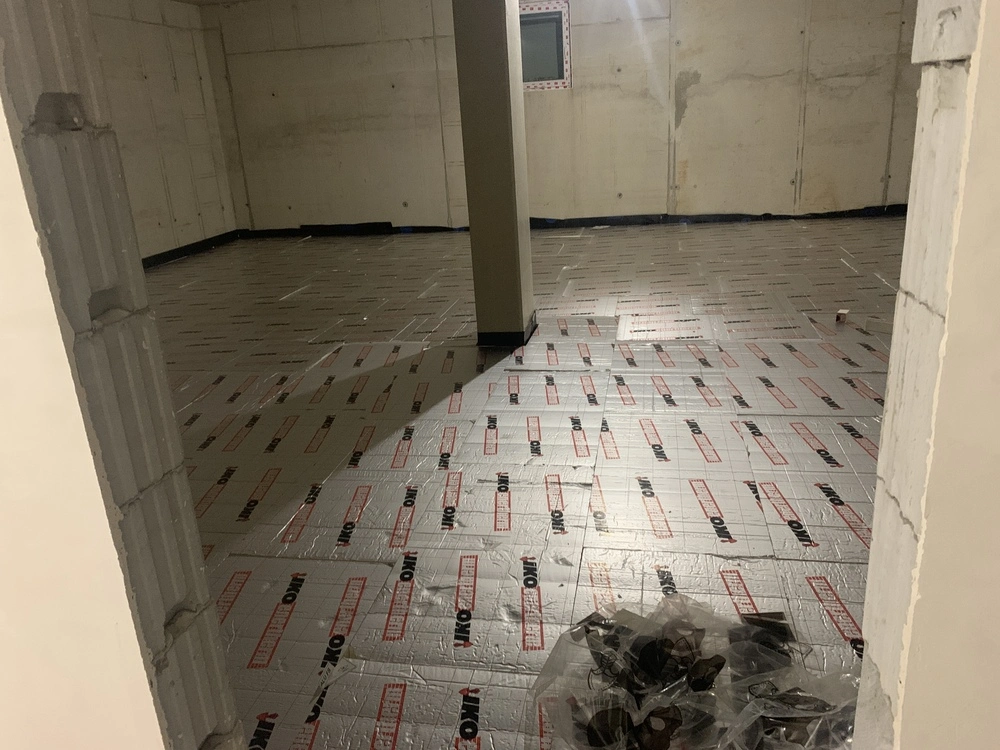 Bild aus dem Jahr 6. Oktober 2025, Außenputz, Innenputz, Estrichdämmung